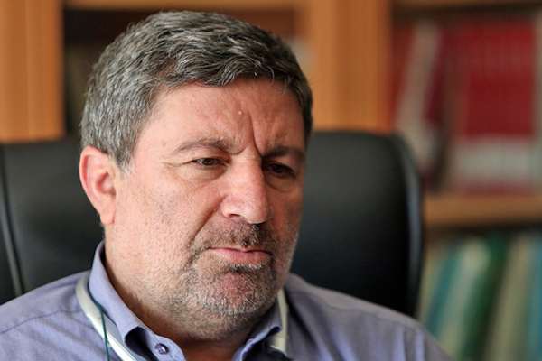 Iran Newspaper Editor Speaks Out On Government Pressures