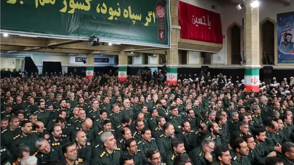 کمیته سنای استرالیا از دولت خواست فشار بر حکومت ایران و روسیه را افزایش دهد