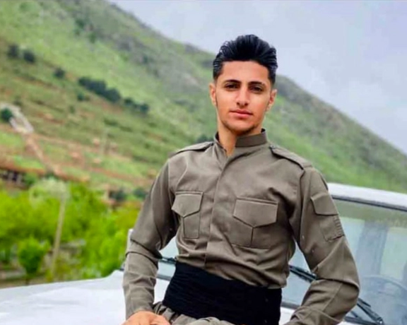 مراجع قضایی به شکایت خانواده بهزاد عزیزی، که به دست سپاه کشته شده بود، بیاعتنایی کردند