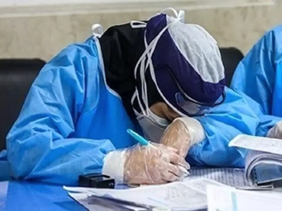 مسؤول طبي إيراني:ارتفاع أعباء العمل وعدم تناسب الرواتب من أسباب زيادة انتحار الكوادرالطبية