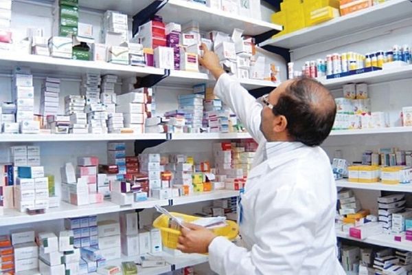سندیکای دارو: قاچاق دارو به افغانستان و عراق بازار دارویی ایران را دچار کمبود کرد