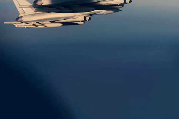 وسائل إعلام إسرائيلية: بريطانيا وافقت على المشاركة في اعتراض الصواريخ الإيرانية