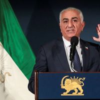 حمایت شاهزاده رضا پهلوی از اعتراضات دانشجویی: هیچ چیز عادی نیست و مبارزه ادامه دارد