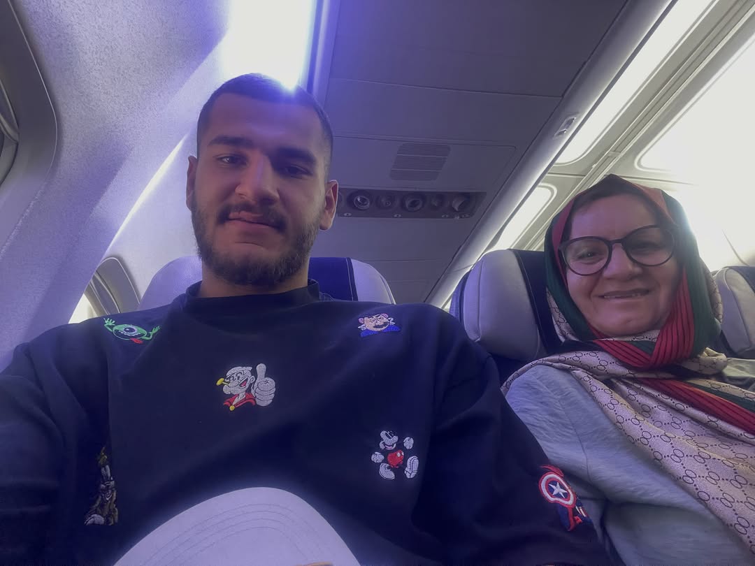 مادر جاوید‌نام احمد خسروانی: «چرا به قلبت شلیک کردن، مامان؟ بگو کدوم کفش را برات بخرم»