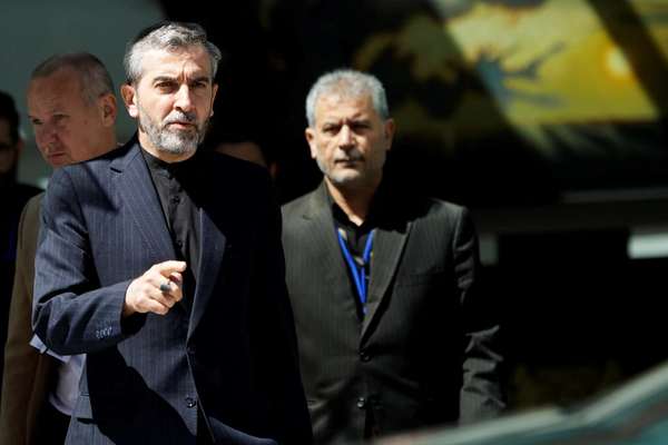 Iranians Caught Between Optimism, Pessimism Over Nuclear Talks