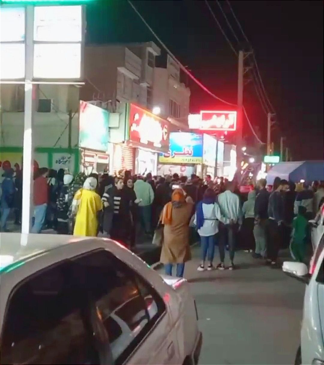 حمله بسیجیان به آموزشگاه زبان دخترانه در اسلامشهر و بازداشت دو نوجوان با اتهام نداشتن حجاب