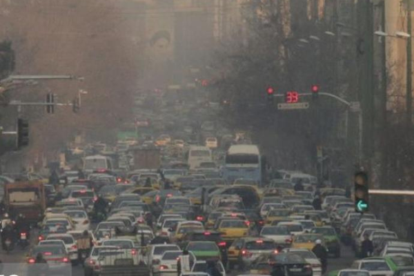 تحذيرات من الوصول إلى "حالة الخطر".. تلوث الهواء الخانق يواصل محاصرة المدن الكبرى في إيران