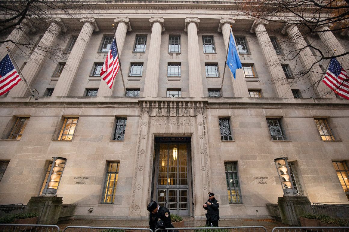 US Arrests Dual Citizen For Sending Technology To Iran's Government