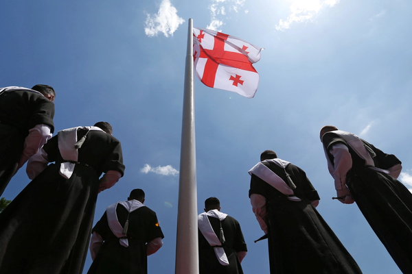 معارضون جورجيون معتقلون يحذّرون لندن من "توسع غير مسبوق" لنفوذ إيران في بلادهم