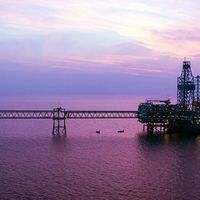 شریان نفتی جمهوری اسلامی زیر فشار تحریمها؛ صادرات نفت ایران بهطور چشمگیری کاهش یافت