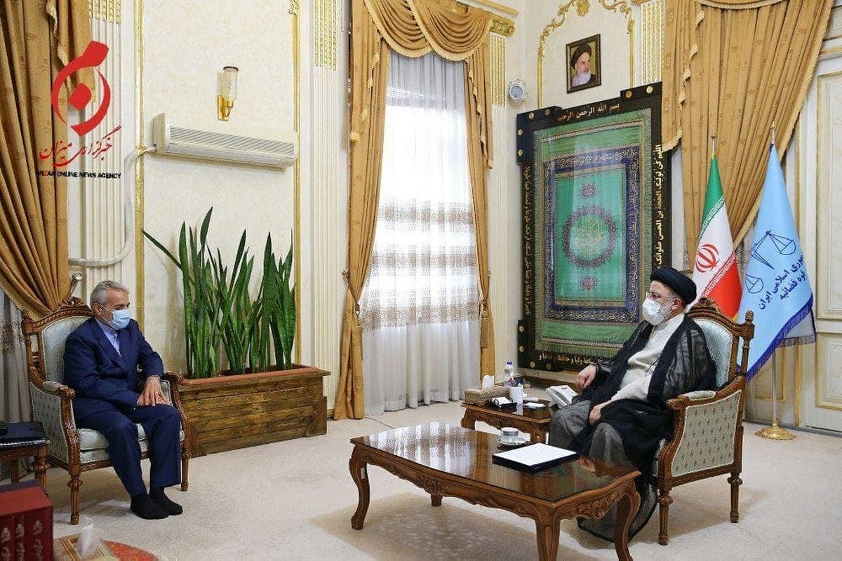 Mohammad Bagher Nobakht, a vice president under Hassan Rouhani and the former head of Plan and Budget Organization, (left) and President Ebrahim Raisi  (undated)
