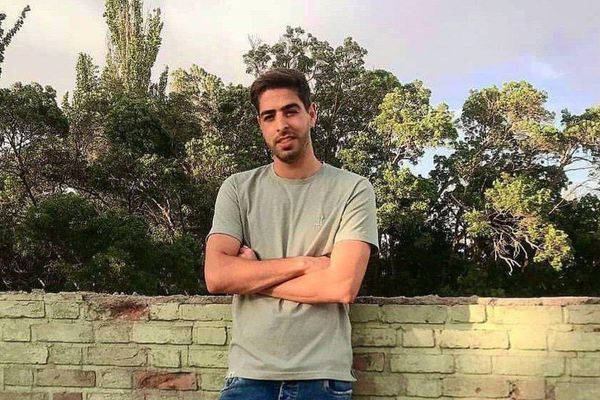 علی عزیزی، بازیکن پیشین آلومینیوم اراک و برق نوین شیراز بازداشت شده است