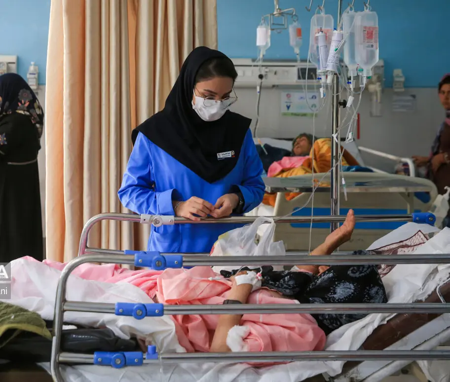موجة هجرة الممرضين تفاقم أزمة التمريض في إيران وخسائر اجتماعية واقتصادية