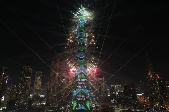 برج‌های کشورهای عربی؛ ترامپ نماد پیشرفت می‌داندشان، خامنه‌ای می‌گوید پس‌رفت است