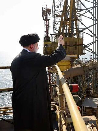 محمد مخبر، کفیل ریاست جمهوری: رئیسی کشتی به کشتی دنبال تخلیه کالاهای اساسی بود