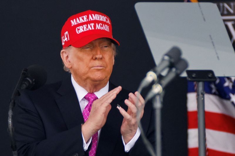 پولیتیکو: نظرسنجی تازه حکایت از حمایت «ماگا» از حمله ایالات متحده به ایران دارد