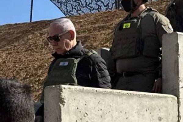 "واي نت": زيارة نتنياهو لجنوب سوريا رسالة إلى إيران وترامب