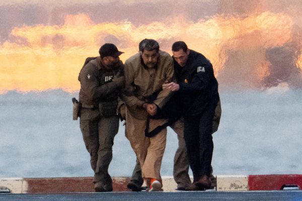 وال استریت ژورنال: ارزیابی سازمان سیا مقامات حکومت مادورو را بهترین گزینه جانشین میداند