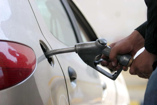 Poor gasoline refining fuels Iran's cancer crisis, expert warns