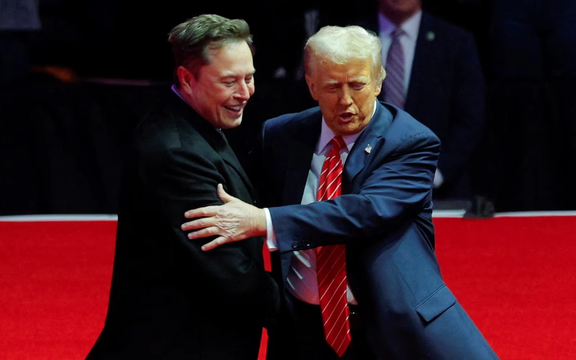 دونالد ترامپ: از ماسک ناامید شدم، رفتار خصمانه پیش گرفته است