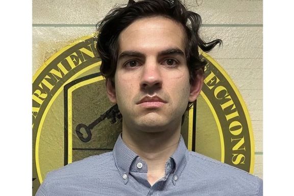 از آصف ویلیام رحمان، متهم به افشای اسناد طرح حمله اسرائیل به ایران، چه میدانیم؟