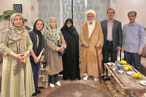 کروبی: خامنهای اقتصاد، فرهنگ، امنیت و اخلاق را از بین برد