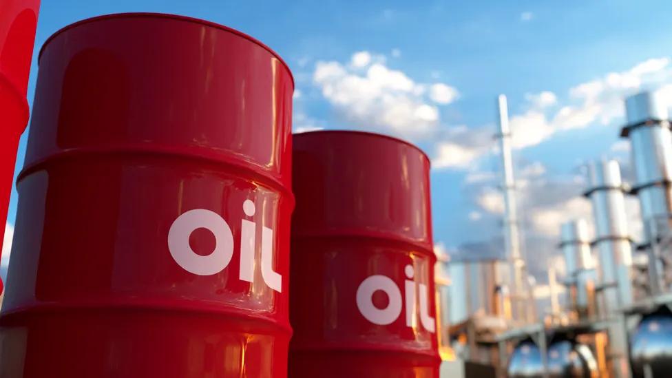 تقلبات حادة وارتفاع النفط والذهب.. أسواق العالم ترتجف تحت وطأة الهجوم الإسرائيلي على إيران