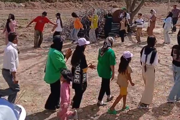 رغم محاولات النظام القضاء على الاحتفالات القديمة.. الإيرانيون يحيون طقوسهم التقليدية