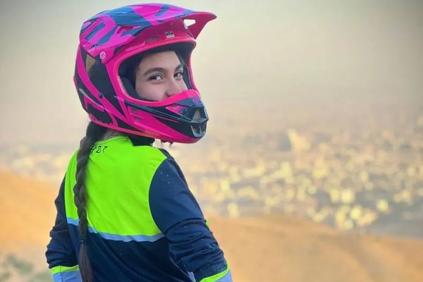 النا معدنیپور، موتورسوار زن، ۳۴ روز پس از تصادف در پیست آزادی، همچنان در حالت کما است