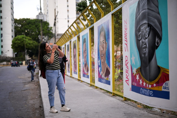 بلومبرگ: دادگاه دولت ترامپ را ملزم به بازگرداندن ونزوئلاییهای زندانی در السالوادور کرد