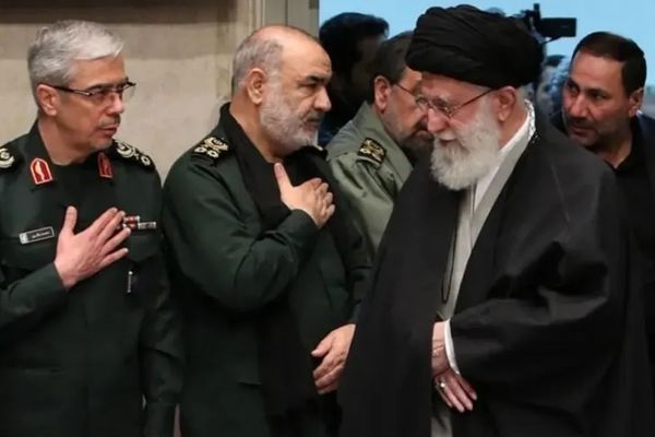 "تلغراف": خامنئي أمر برفع مستوى جاهزية الحرس الثوري إلى ما يفوق "حرب الـ 12 يومًا"