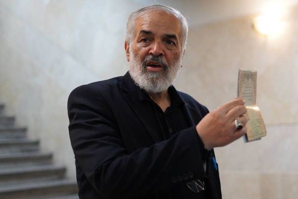 سفیر پیشین جمهوری اسلامی در مکزیک: پای زنان تحریککننده است نه پای پشمالوی مردان