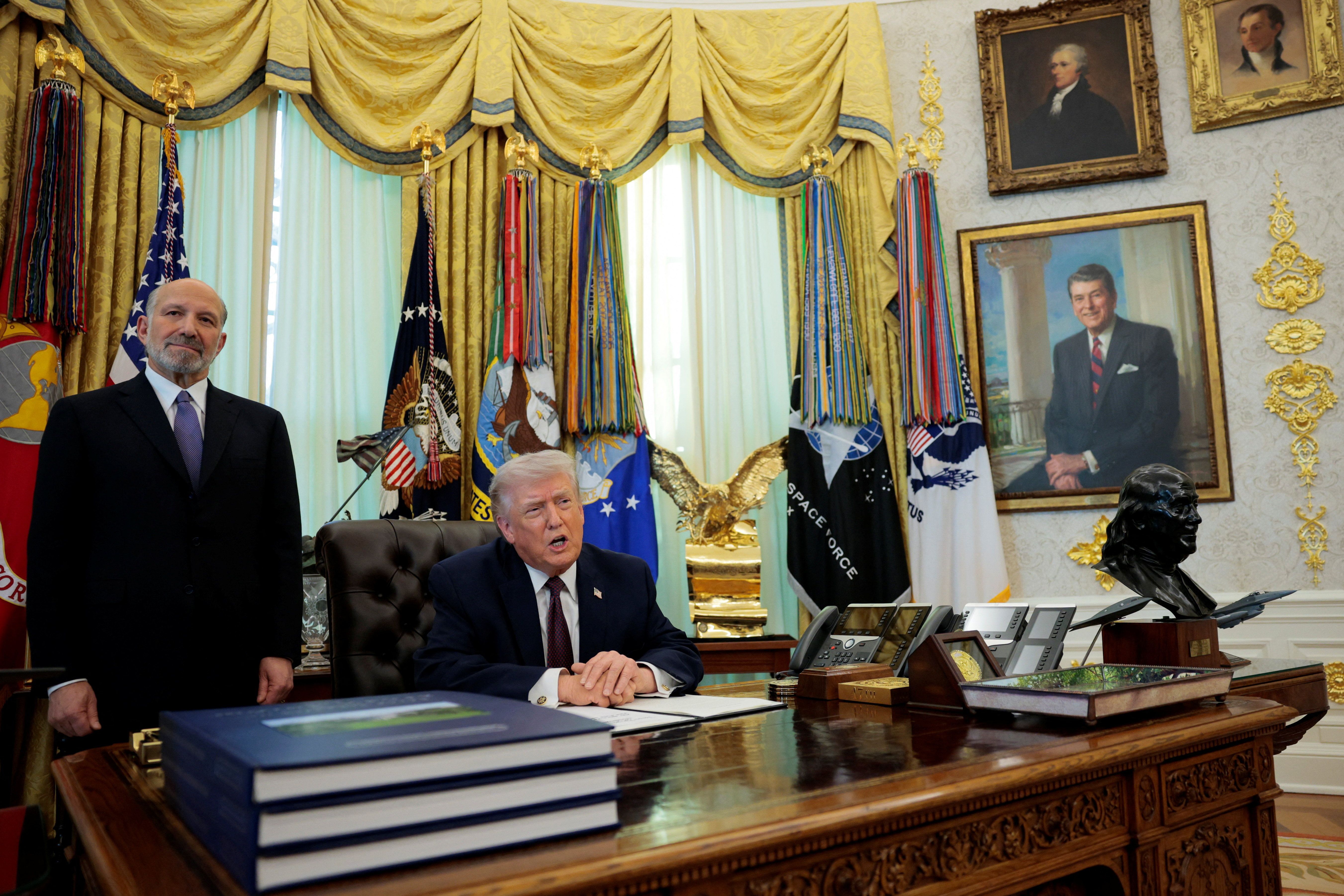 ترامپ: حکومت در ایران همین حالا هم تغییر کرده است و افراد متفاوتی بر سر کار هستند