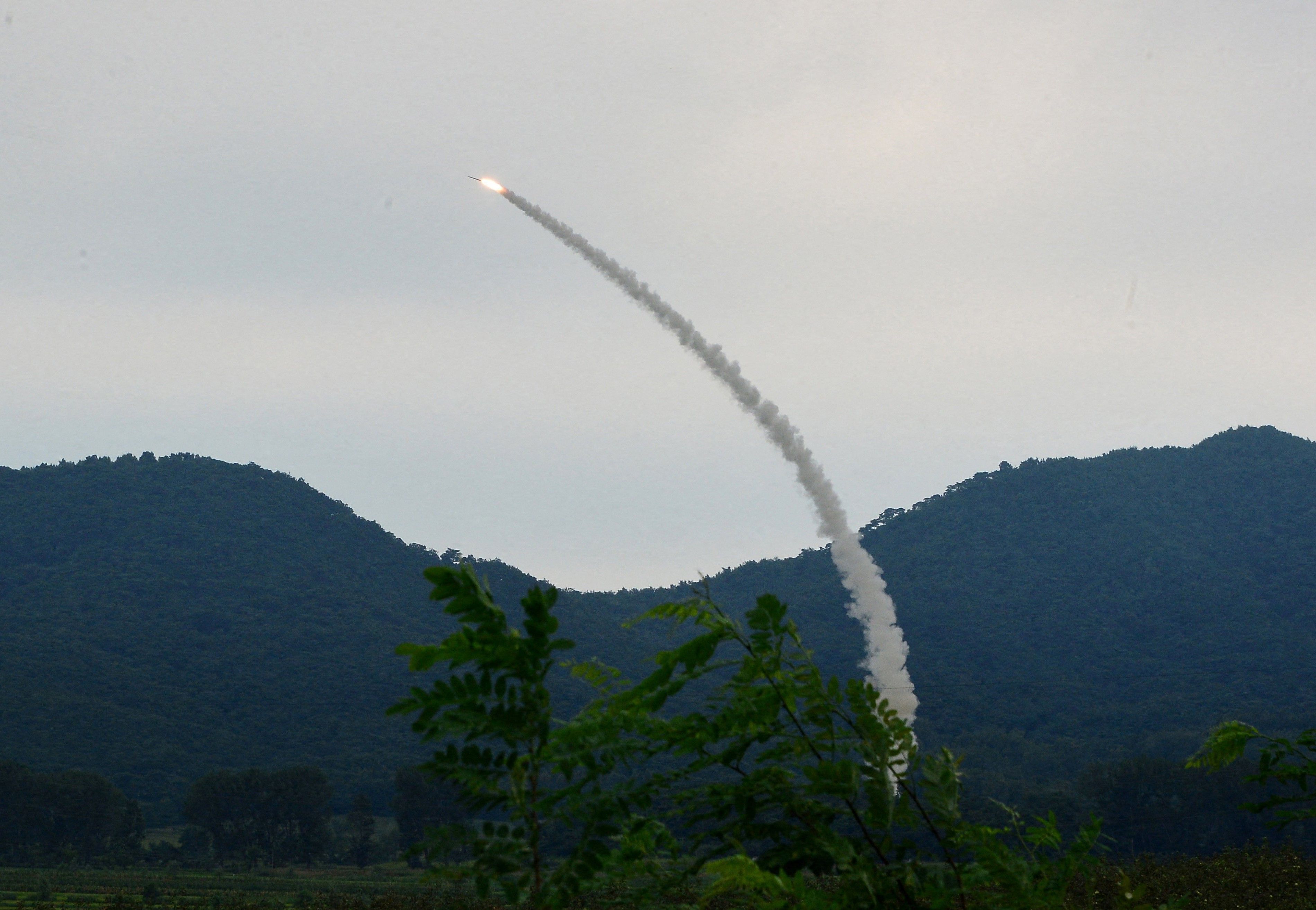 کره شمالی توان رزمی موشک‌های جدید پدافند هوایی خود را مورد آزمایش قرار داد