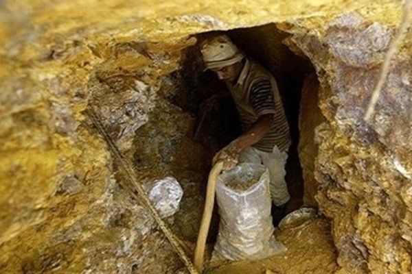 Locals Are Losers In Iran's Gold Fortune