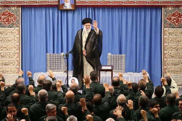 Pundits In Iran Urge Regime To Listen To People, Shun Extremism