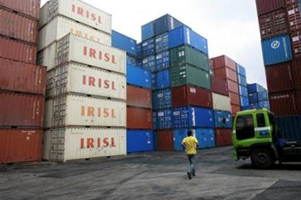 Iran’s foreign trade suffers wartime collapse