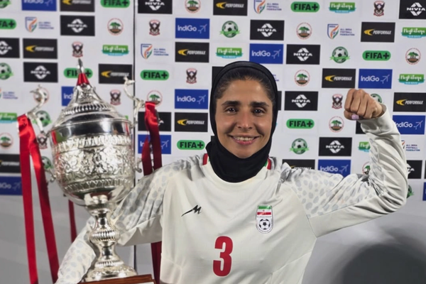 عاطفه رمضانیزاده، عضو تیم ملی فوتبال زنان ایران و کاپیتان خاتونبم به استرالیا پناهنده شد