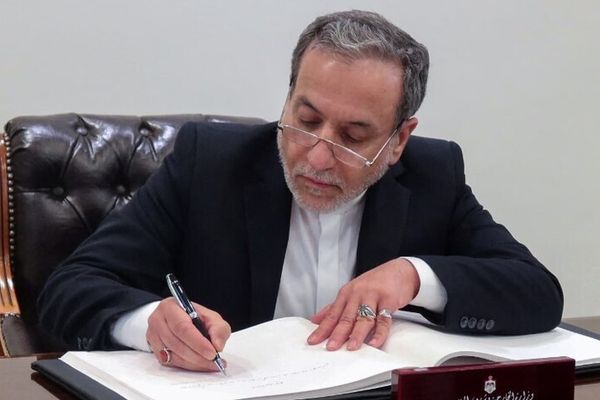 عباس عراقچی: آمریکا باید بابت نقش مستقیم در حمله اسرائیل به ایران، به ما غرامت بدهد