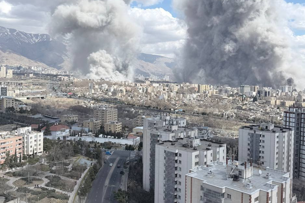 "أكسيوس": الهجوم على إيران كان مقررًا قبل أسبوع وتأجّل بسبب الأحوال الجوية