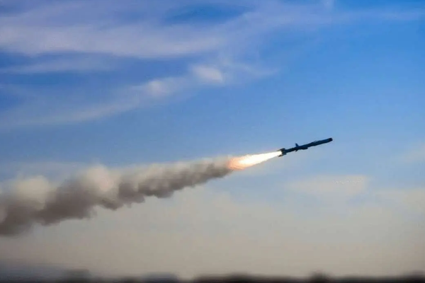 مقام اماراتی: حملات ایران موجب تقویت روابط کشورهای منطقه با آمریکا و اسرائیل میشود