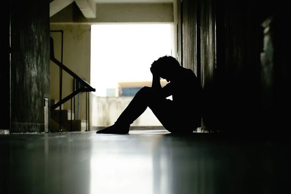 روزنامه هفت صبح در گزارشی درباره خودکشی: زخمهای افسردگی، تنهایی و بیپناهی مشترک است