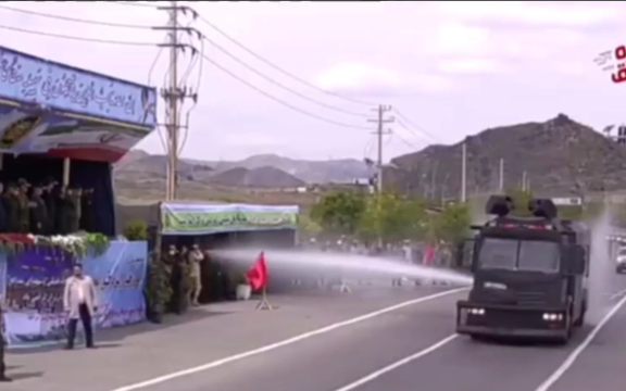 فرمانده یگان ویژه سپاه خراسان رضوی: از آبپاشی خودروی ارتش روی حاضران عذرخواهی میکنیم