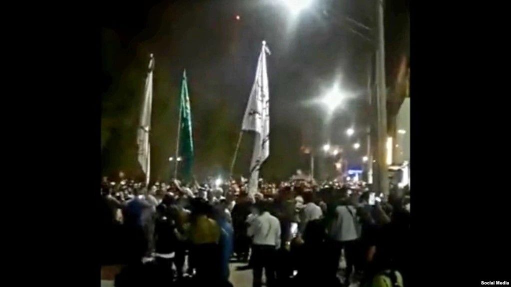 Large Anti-Government Protests Rock Iran's Oil Province