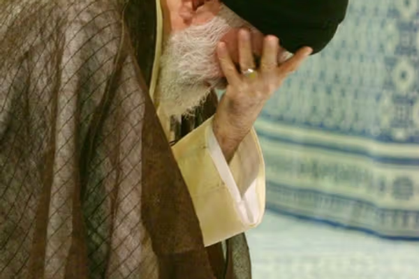 سناتور آمریکایی: خامنهای یا کشته میشود یا به روسیه فرار میکند