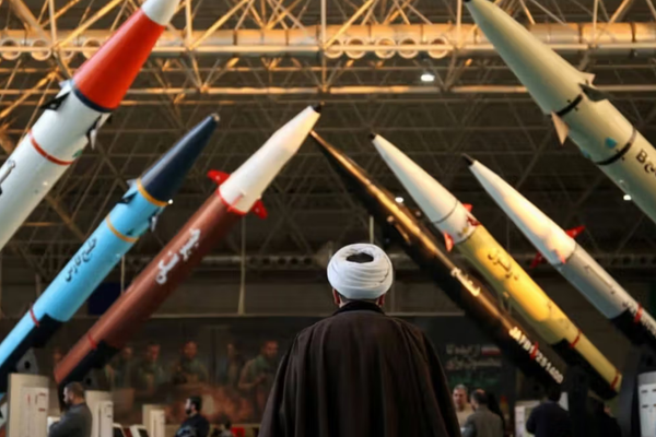 "تلغراف": مخزون الصواريخ الإيرانية يقترب من النفاد