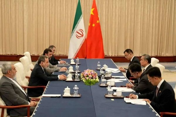 عباس عراقچی: جمهوری اسلامی تنها «یک توافق عادلانه و جامع» را میپذیرد