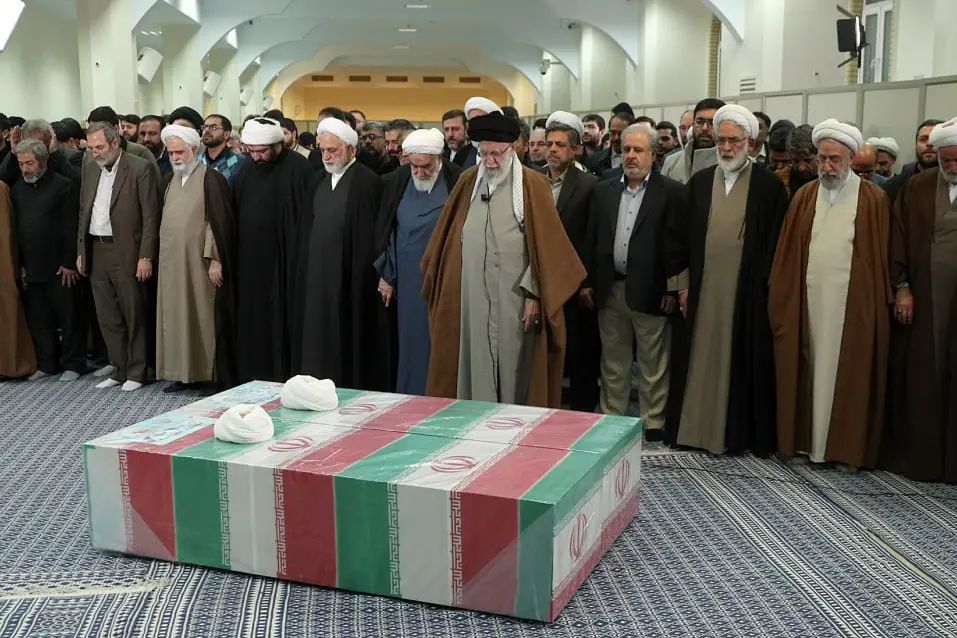 فرشید اسدی، ضارب مقیسه و رازینی، آبدارچی ۳۱ ساله دیوان عالی کشور بود