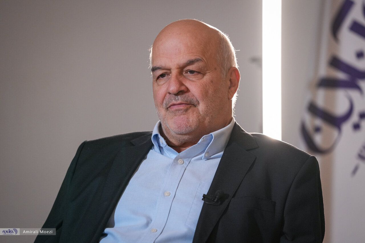 مسؤول إيراني سابق: تضخيم حرائق غابات "الهيركاني" مبالغ فيه 