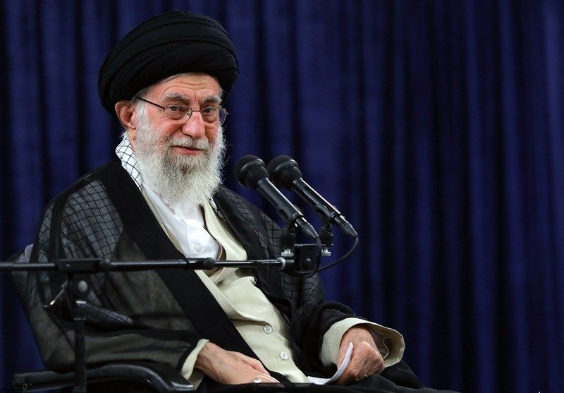 دفاع خامنه‌ای از واگذاری «مصون از پیگرد» اموال دولتی: کشور بدون بنگاه‌ خصوصی اداره نمی‌شود